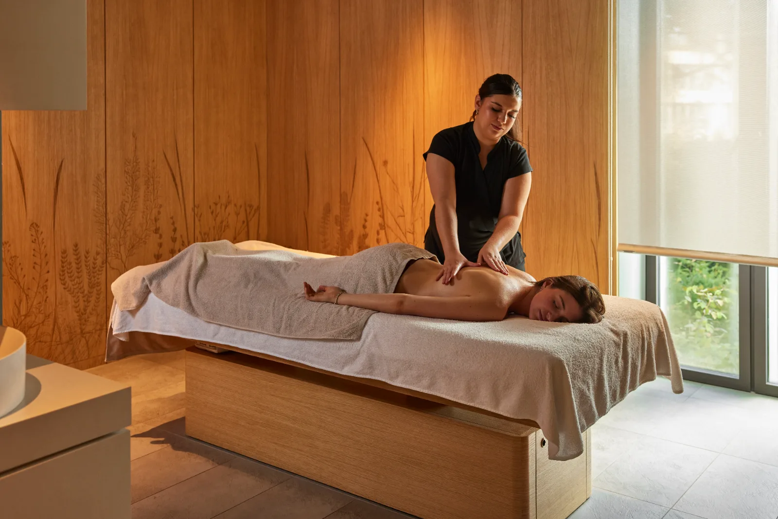 Masaje en cabina de spa